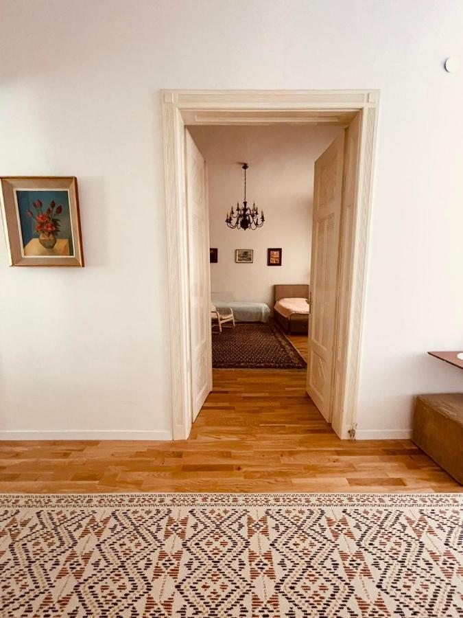 The Best Location Salon Apartment With Main Street View Сараєво Екстер'єр фото