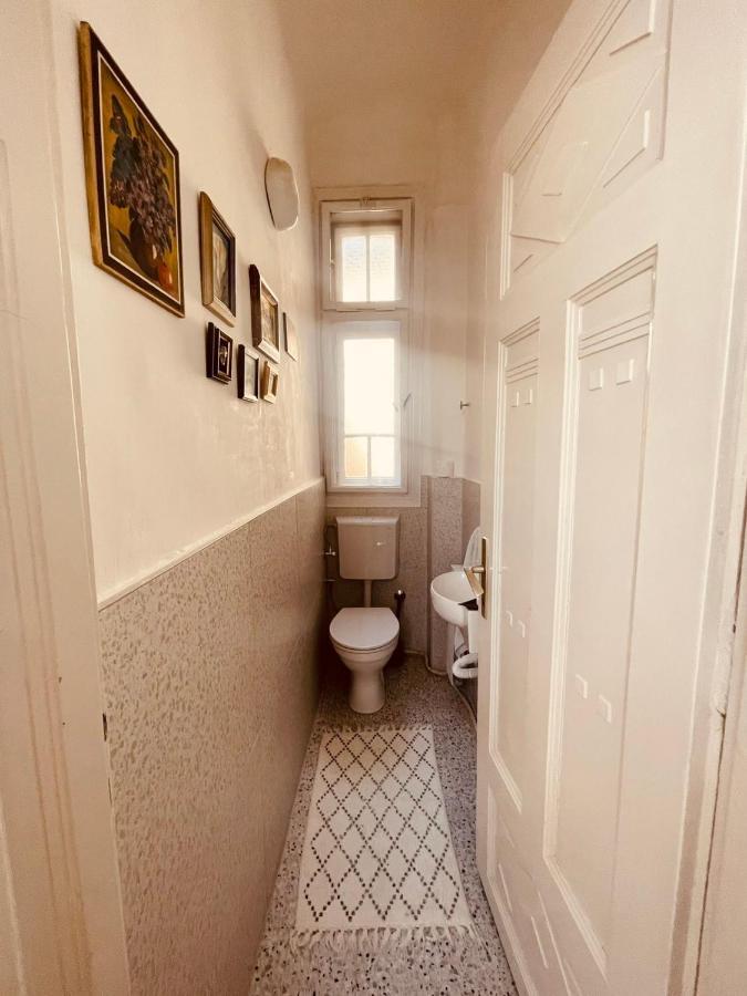 The Best Location Salon Apartment With Main Street View Сараєво Екстер'єр фото