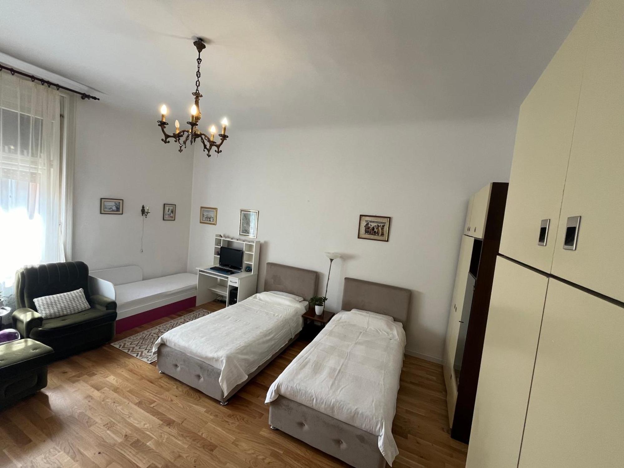 The Best Location Salon Apartment With Main Street View Сараєво Екстер'єр фото