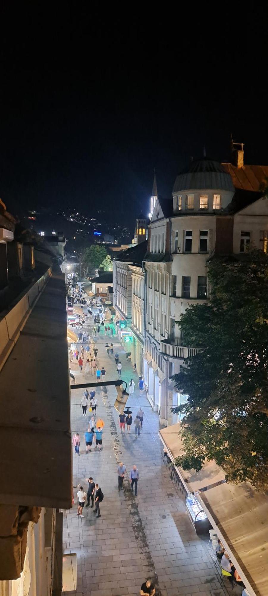 The Best Location Salon Apartment With Main Street View Сараєво Екстер'єр фото